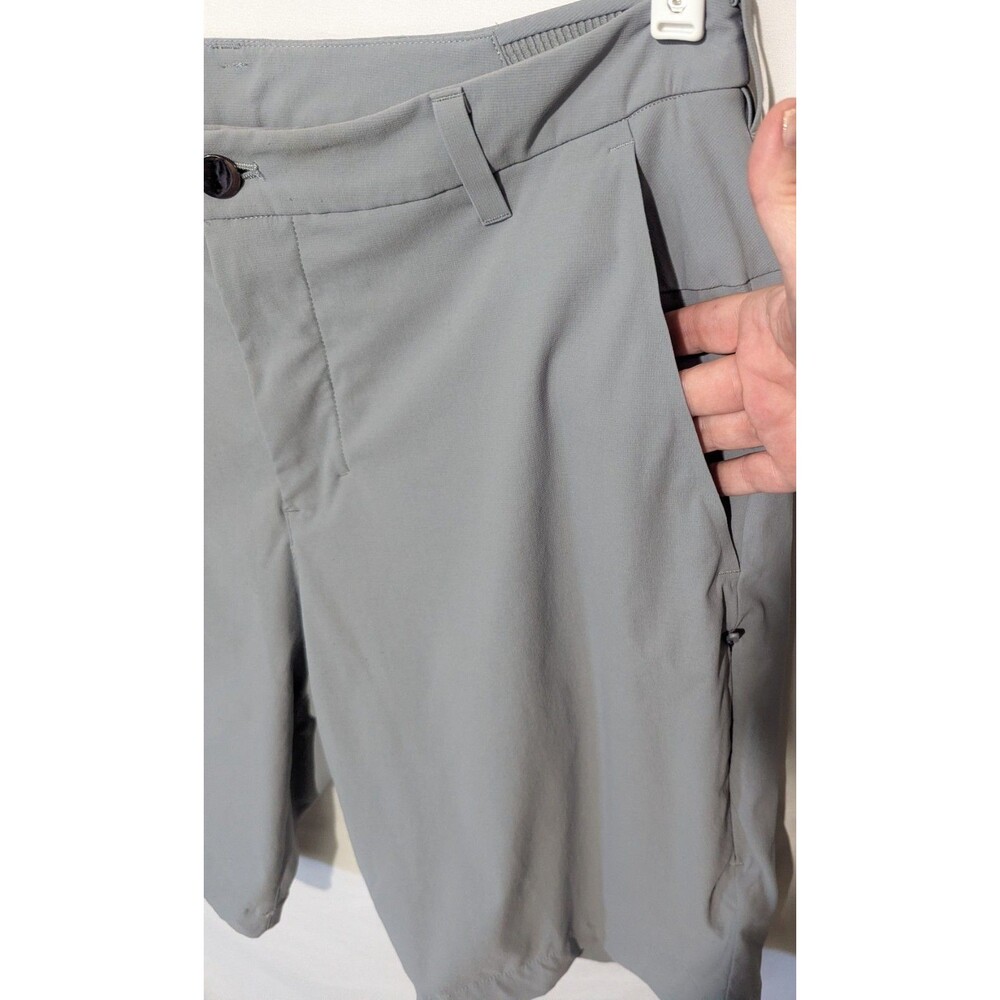 EUC - Lululemon Mens Commission Classic Fit Gray Golf Shorts Sz 33 x 9" - Picture 5 of 8